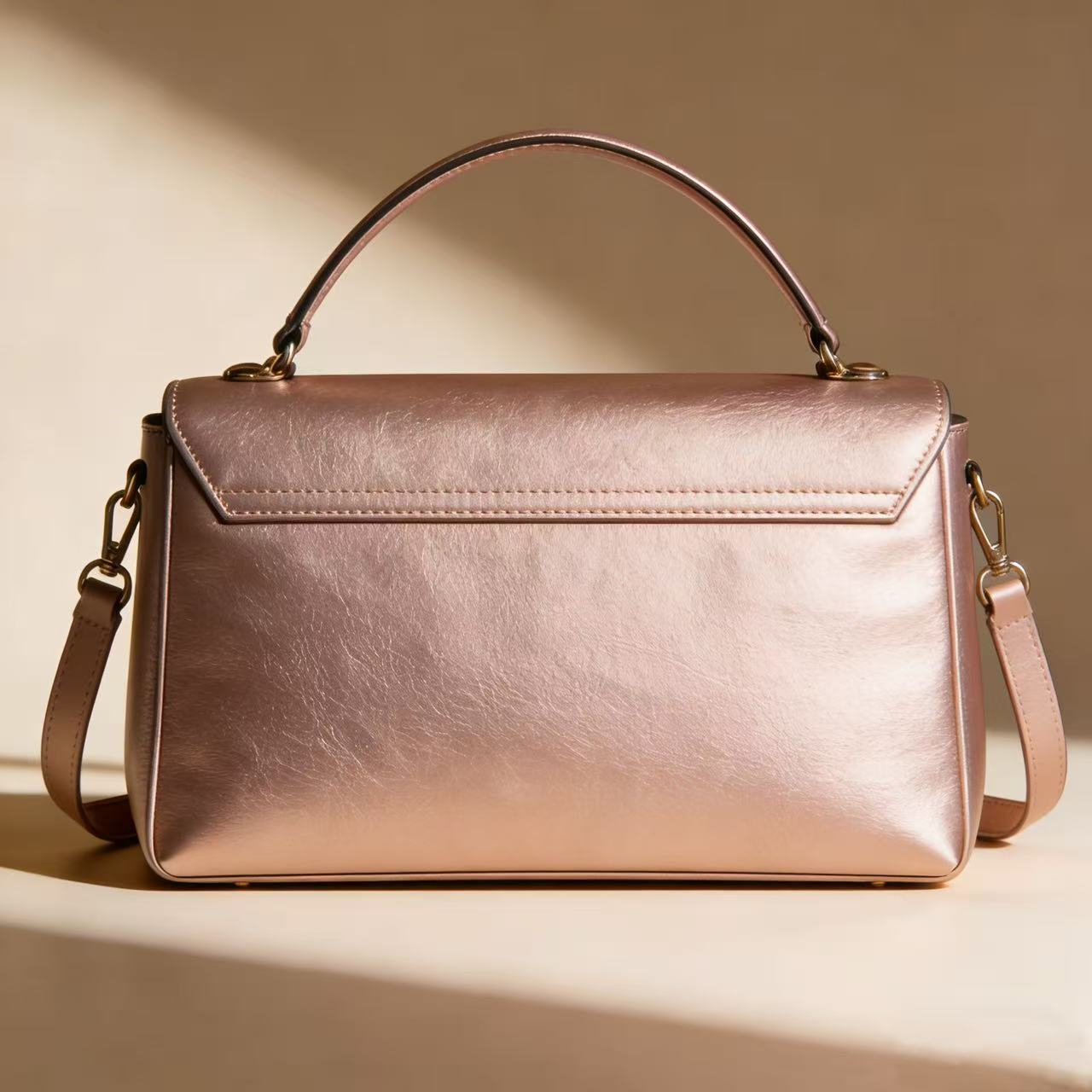 【Gearpop Metallic Rose Gold Handbag】—— Elegance Meets Functionality in Every Carry