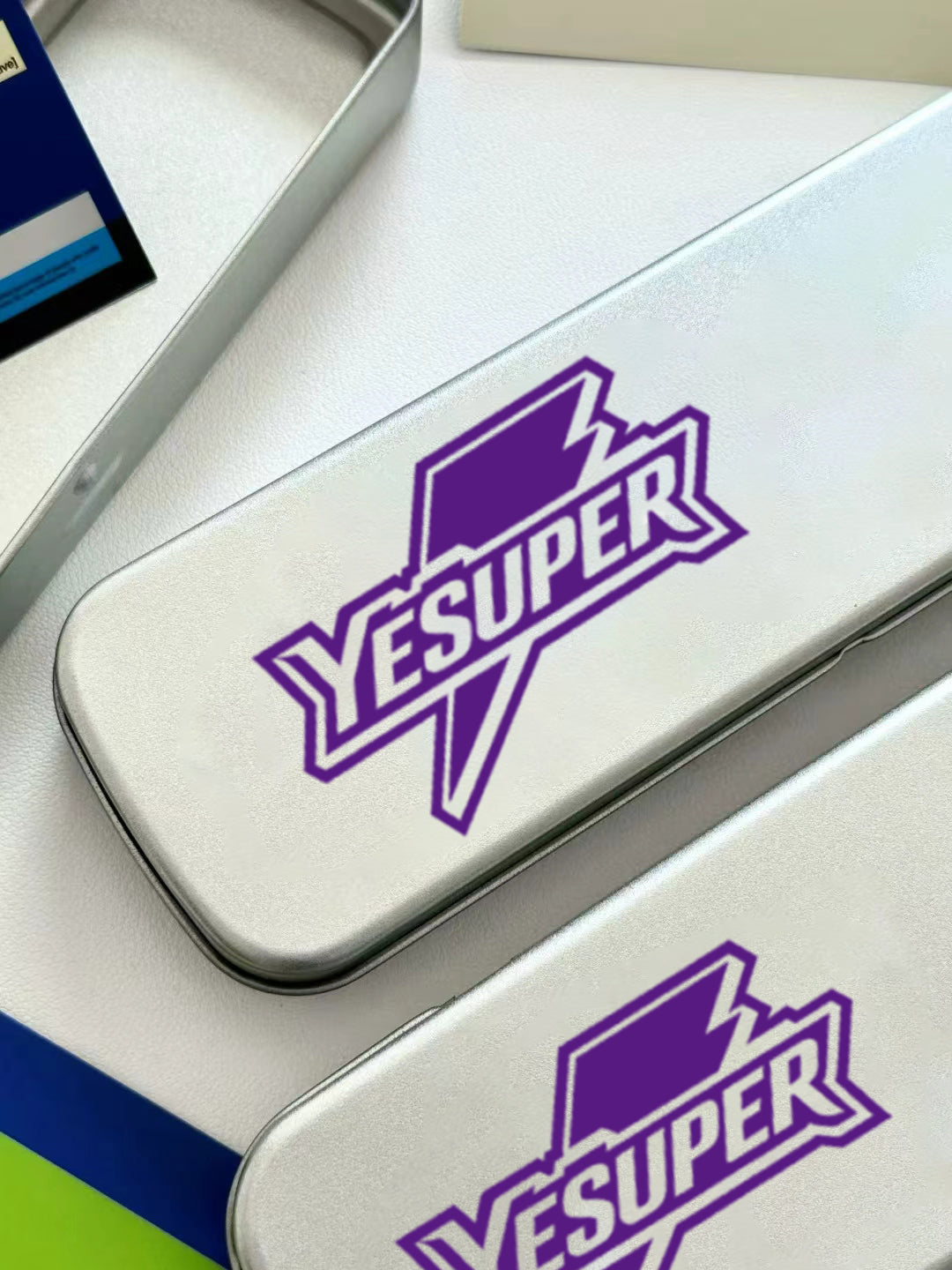 YESUPER Metal Pen Boxes, Matte Silver Flip Top Iron Pencil Storage Box, Large Capacity Pressure Resistant Stationery Organizer for School Students & Office Supplies