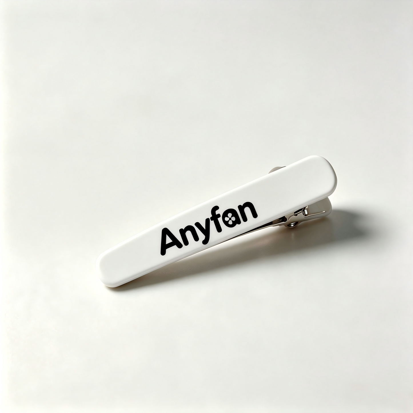 Anyfan Minimalist White Hair Barrettes 2 Pack Non Slip Metal Alligator Hair Clips Smooth Acrylic Hair Pins for Women Girls Daily Hairstyle Makeup Styling