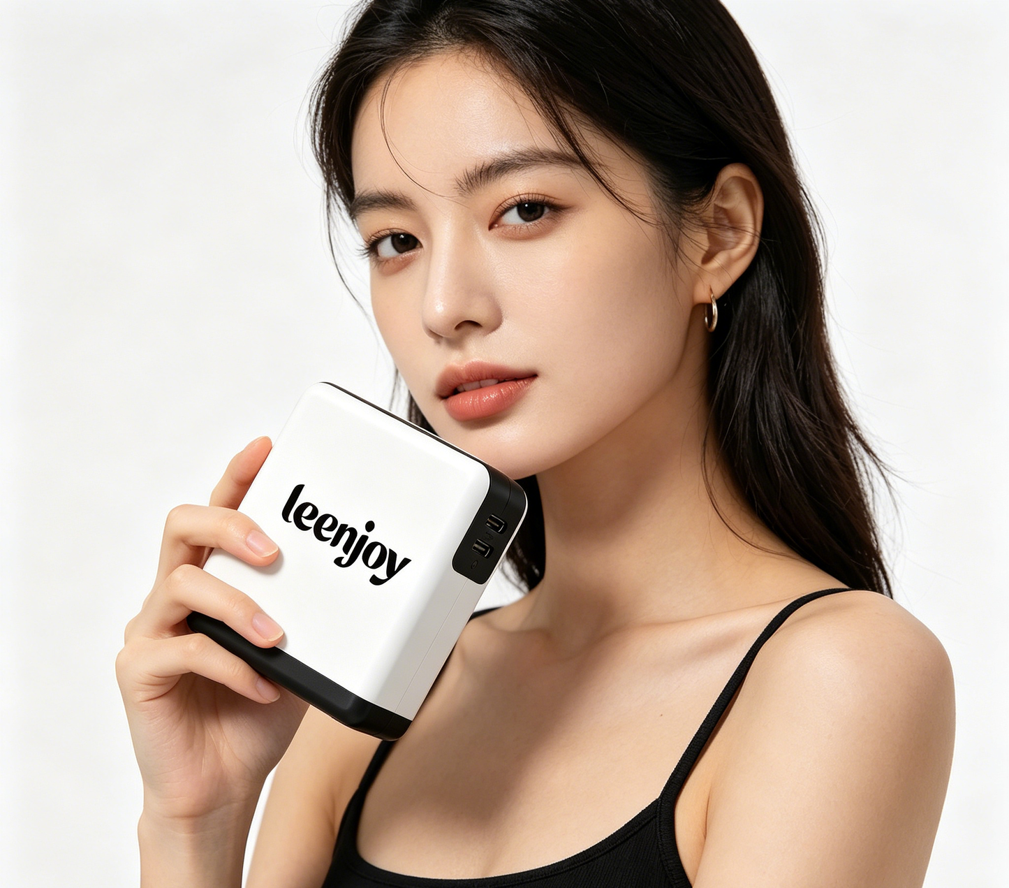 【leenjoy Portable Power Charger】—— Your Compact, Multi-Port Power Solution
