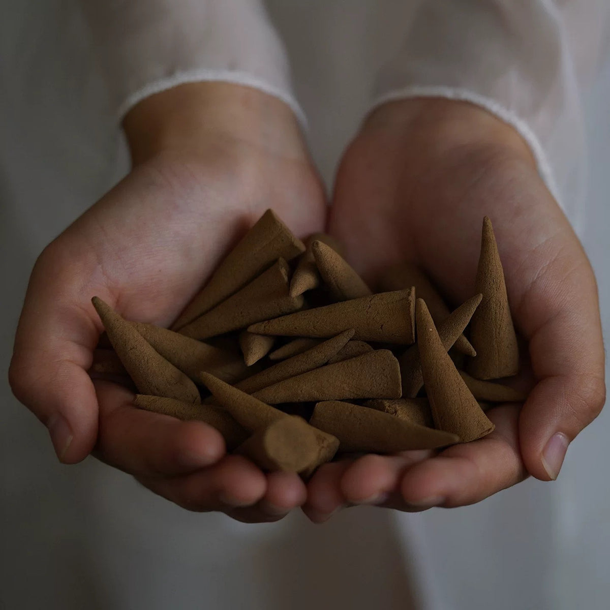 YiDiYi Natural Incense Cones, Long‑Lasting Aromatherapy Cones, Hand‑Rolled Cone Incense for Meditation, Yoga, Stress Relief, Home Fragrance Decor