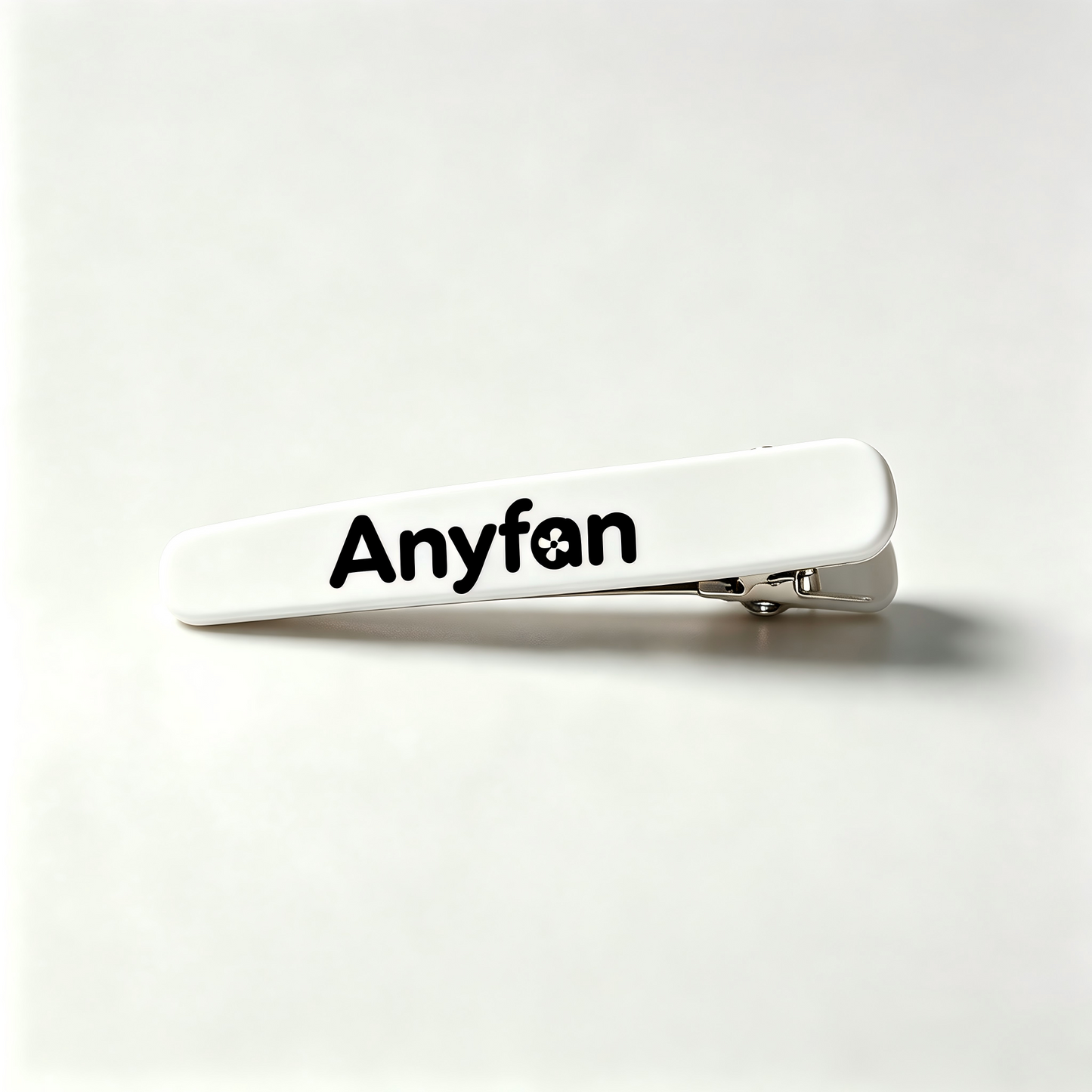 Anyfan Minimalist White Hair Barrettes 2 Pack Non Slip Metal Alligator Hair Clips Smooth Acrylic Hair Pins for Women Girls Daily Hairstyle Makeup Styling