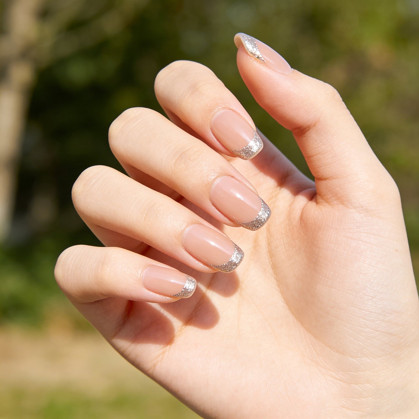 【DeerGeo Glitter French Tip False Nails】—— Effortless Salon-Quality Manicure at Home