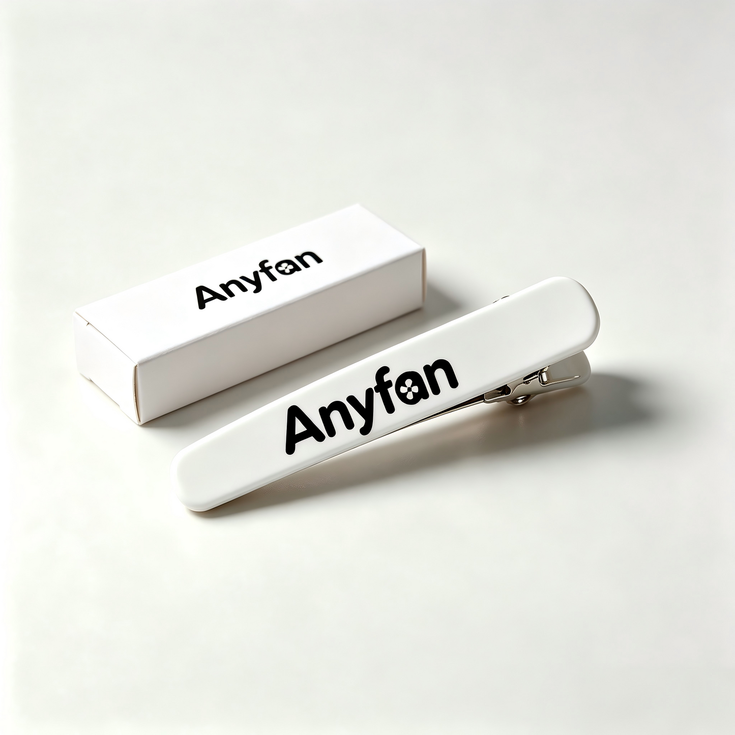 Anyfan Minimalist White Hair Barrettes 2 Pack Non Slip Metal Alligator Hair Clips Smooth Acrylic Hair Pins for Women Girls Daily Hairstyle Makeup Styling
