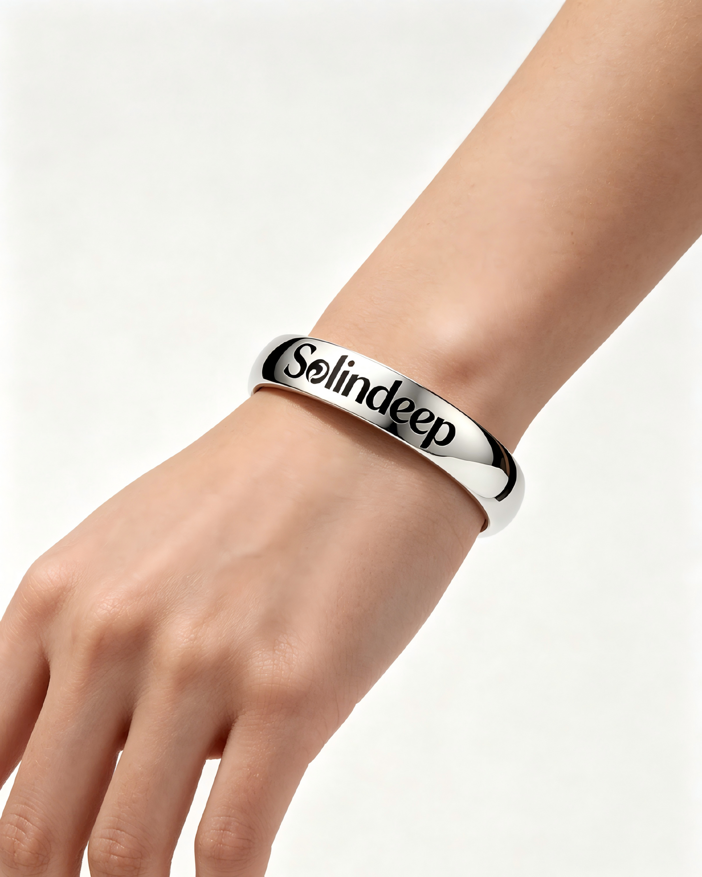 【Solindeep Polished Open Cuff Bangle】—— Trendy Minimalist Accessory for Daily Styling